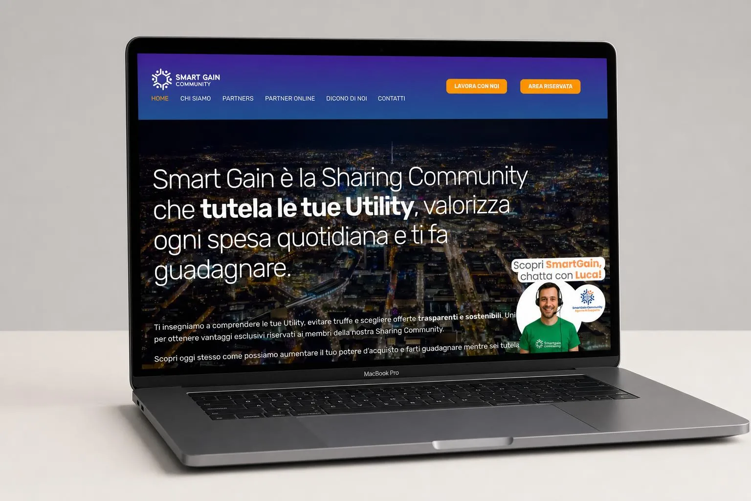 Portale Smart Gain Community: vista MacBook Pro angolata